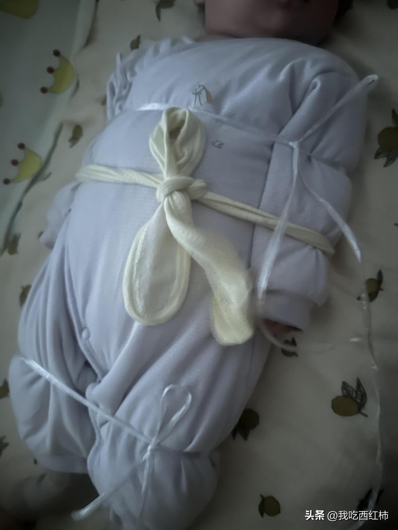 为什么进入4月龄的宝宝睡觉总是动来动去 有的时候拍一拍就续上睡了 有的时候不行 