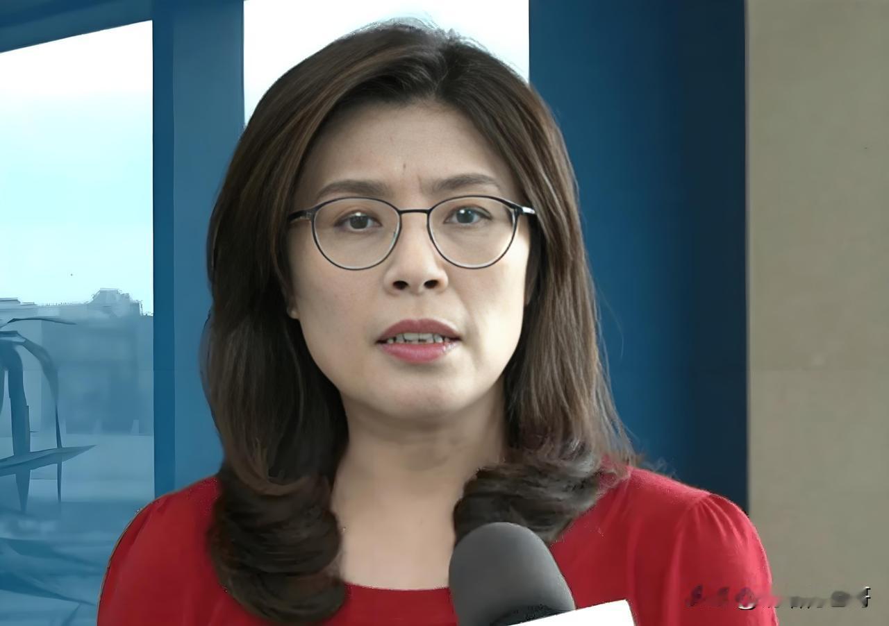 国民党主席郑丽文再公开表态，明确称中国大陆和台湾是一家人，直言“大陆是我们的亲人