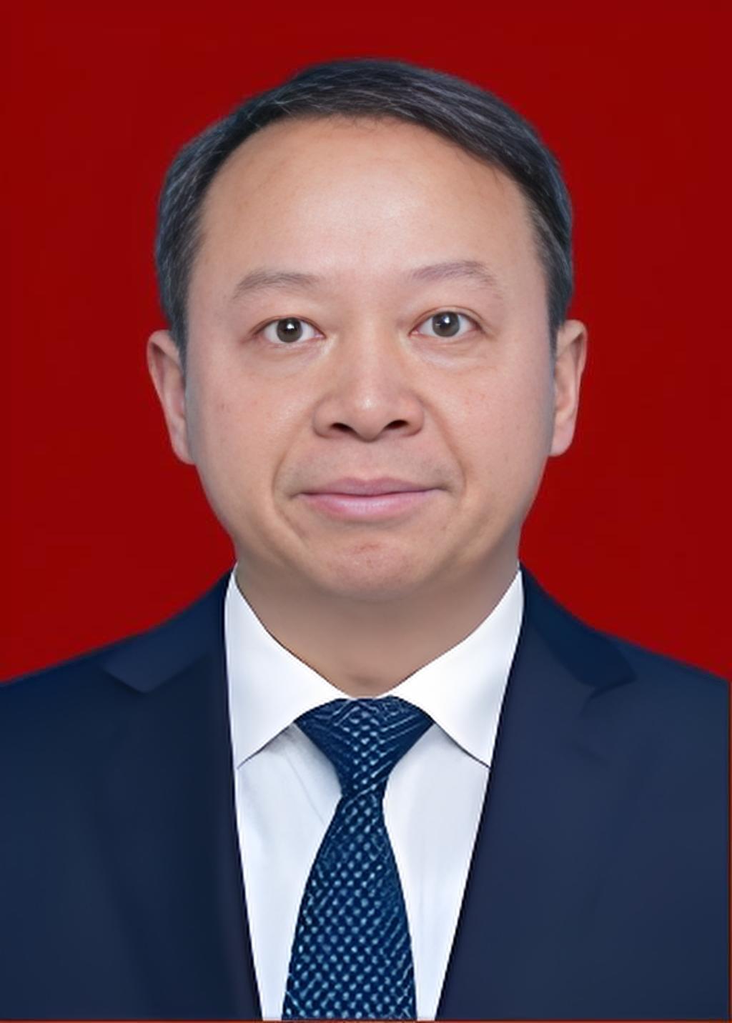 湖南大学校长段献忠简介

 
在岳麓山下、湘江之畔的湖南大学，掌舵这所千年学府的