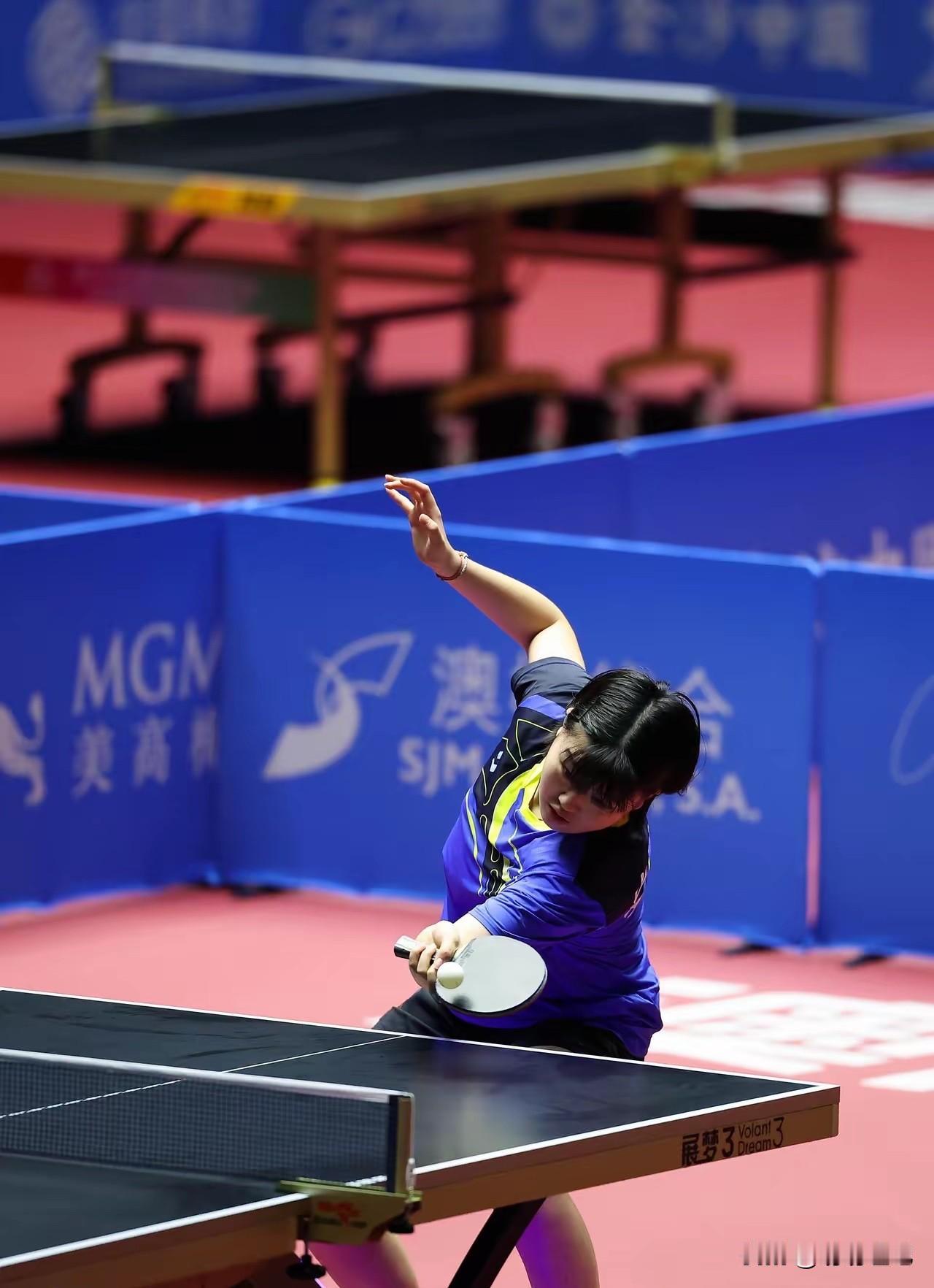 破格升入一队！左手新星姜依依，国乒女队新一代潜力股。国乒梯队再添一名潜力小将，来