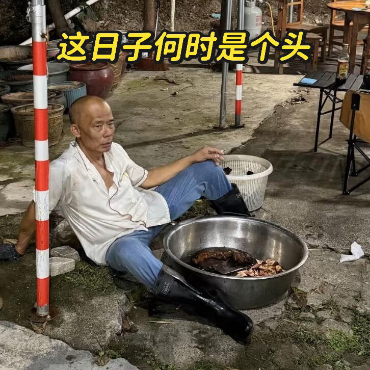 老莫以为能省事结果更忙了以为关了堂食就能偷懒？老莫还是太天真，出单机小票吐不停，