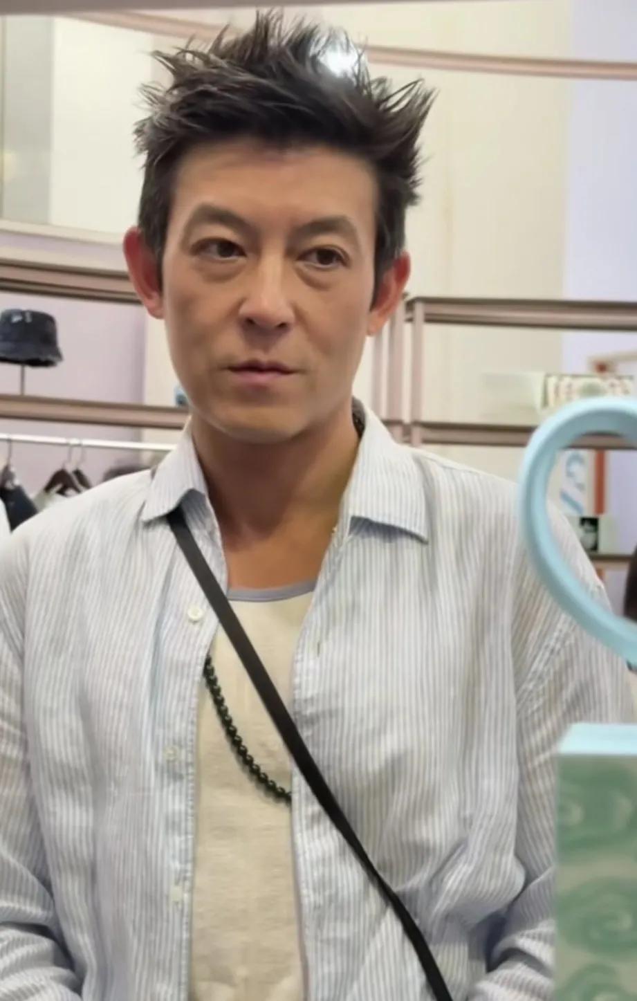 年轻时他可是九亿少女的梦中情人，心目中老公的标准形象，心中的白月光，那时候的他长