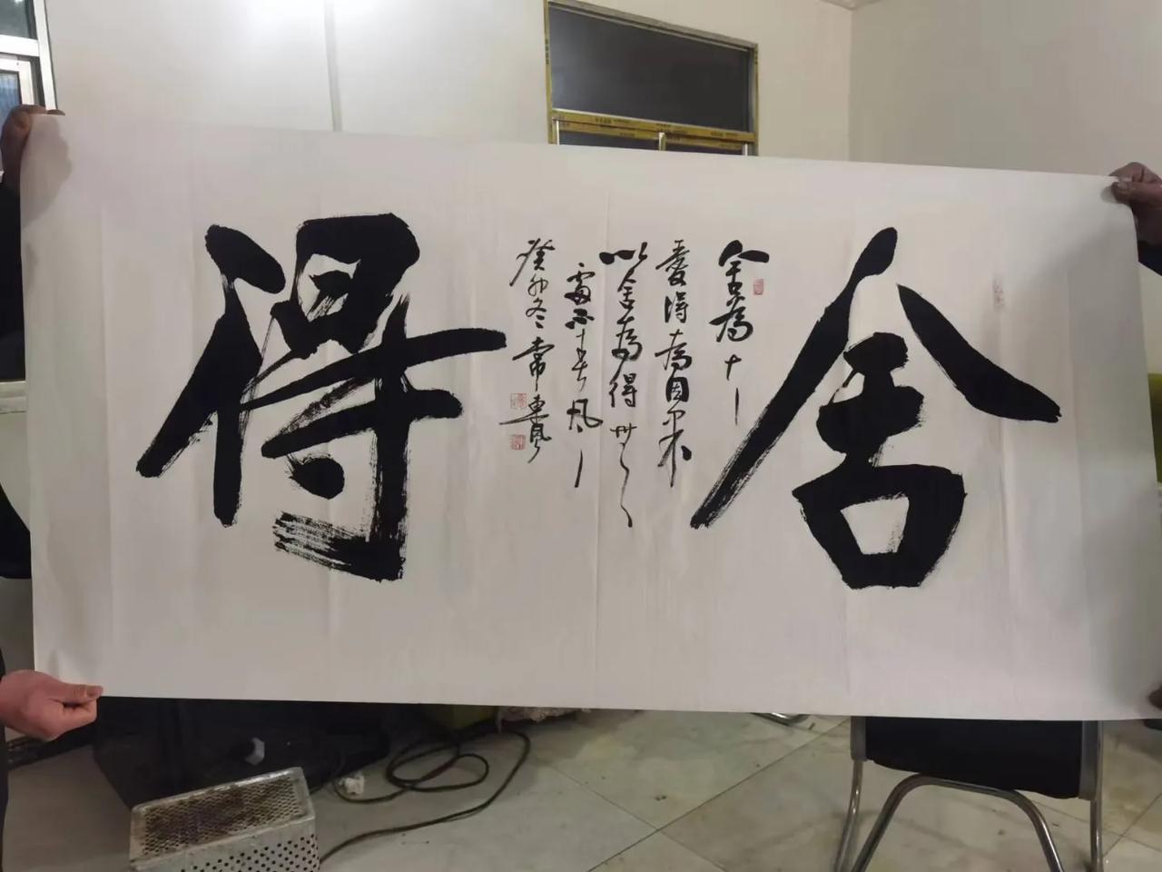 招一名真诚实干的女护工24小时（优先）或者夜班12小时、白班12小时，年龄53周