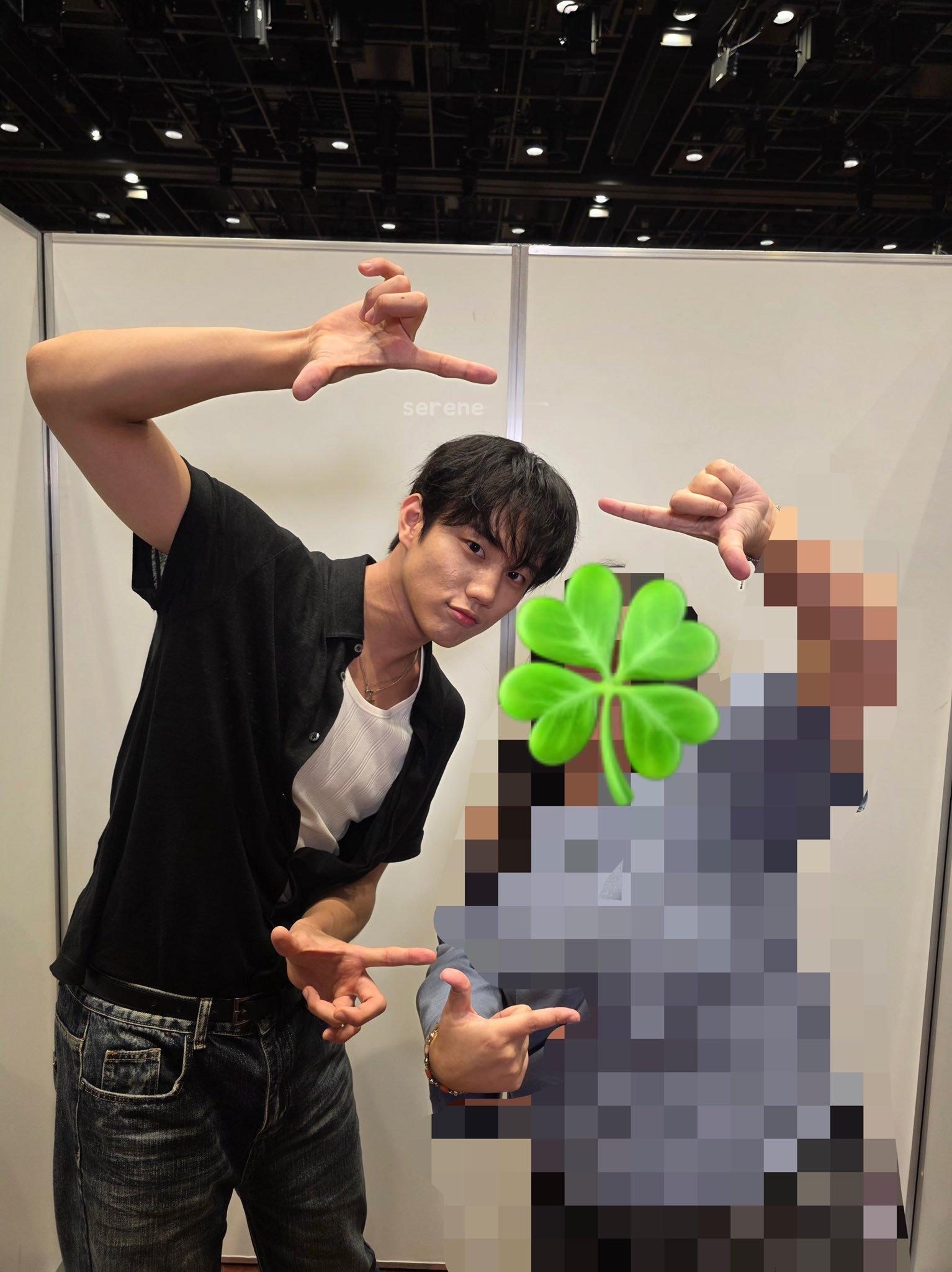今天是黑白T 🖤🤍© mmuu_cos | serenefilter 
