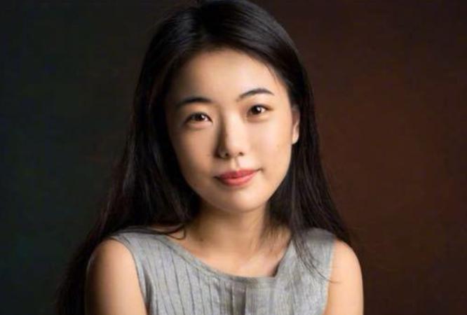 蒋方舟争议最大、最能揭示其“天才人设”本质的，确实不是硕士学位被撤销这件事，而是
