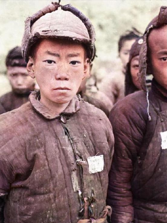 1951年，志愿军第50军奉命回国休整。看着50军衣衫褴褛的样子，有人建议赶紧给