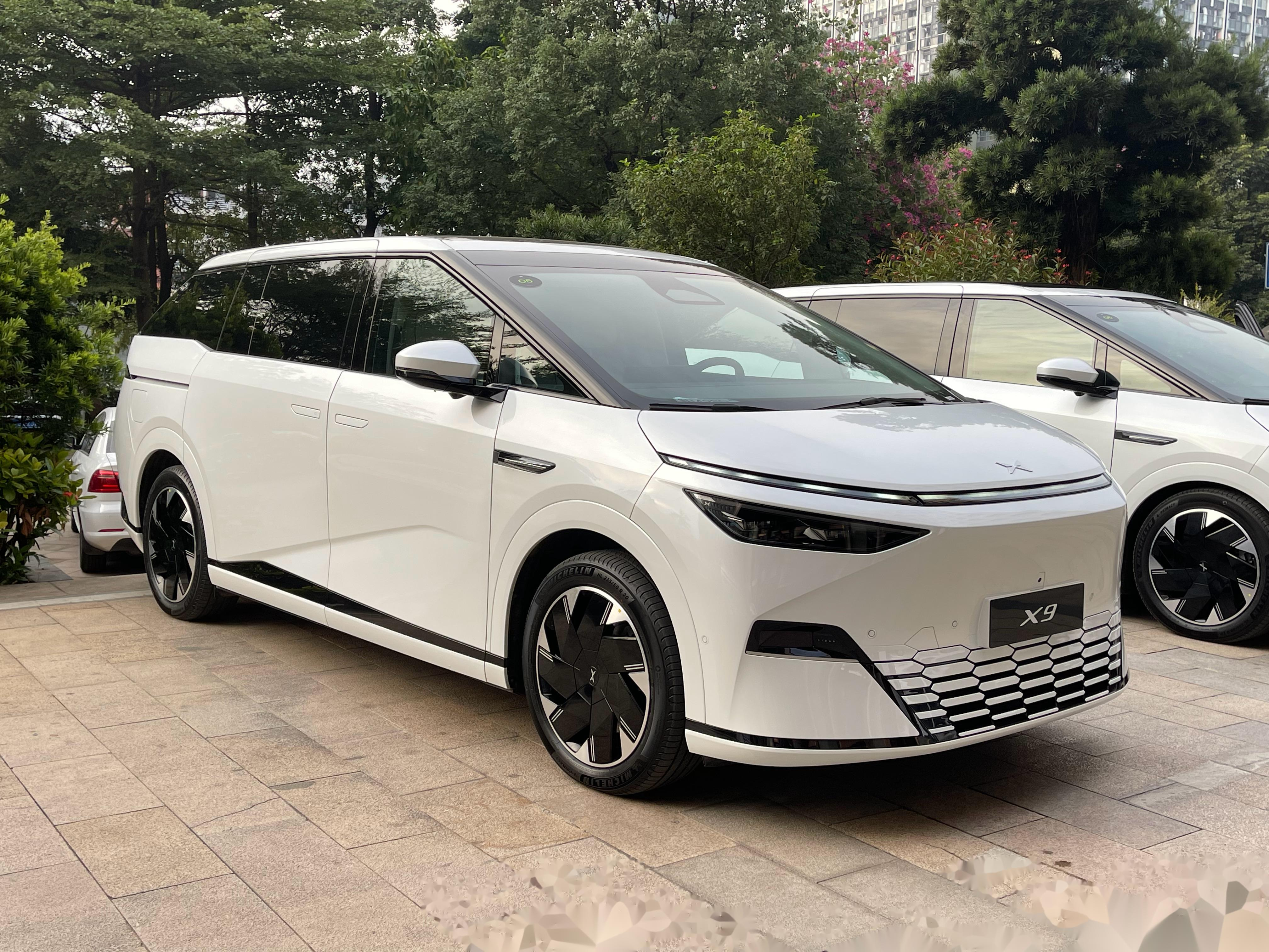 小鹏X9增程版搭载尊界S800同款 1.5T增程器的消息，为高端MPV市场注入技