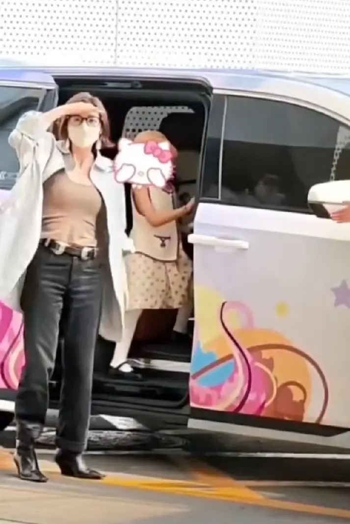 唐艺昕说要不是老公张若昀估计在生病的那段日子她真的挺不过来。演员都是靠脸吃饭的，