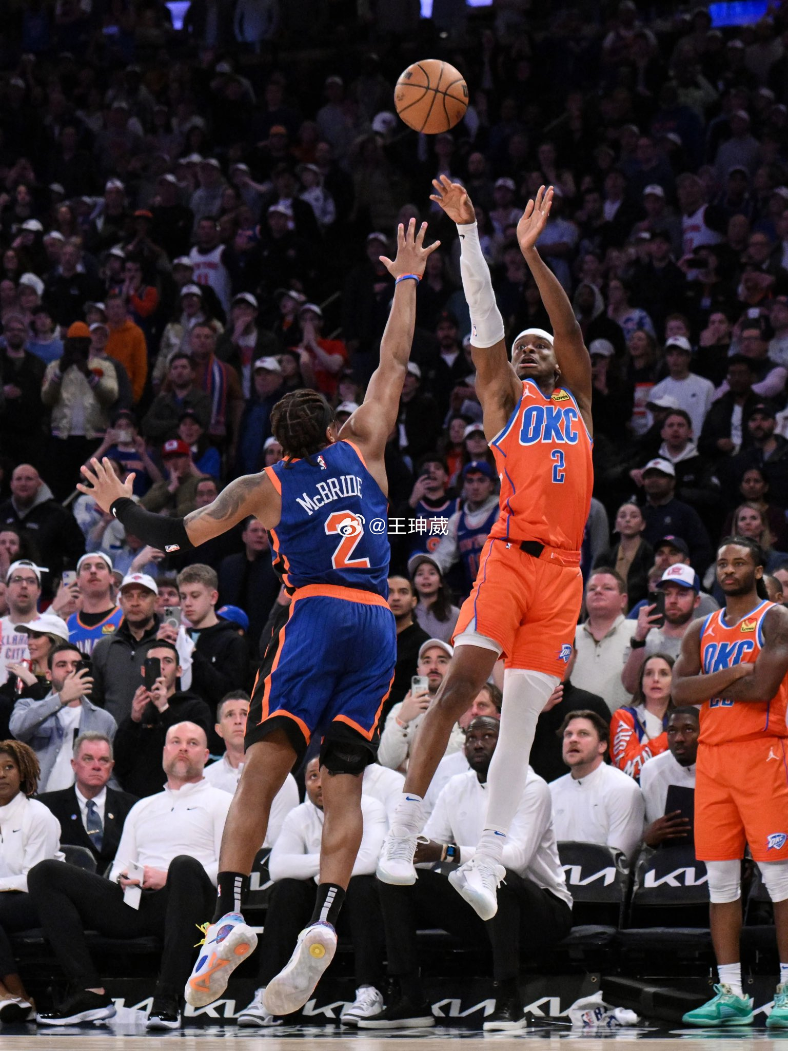 雷霆险胜尼克斯 亚历山大职业生涯在麦迪逊广场花园的比赛，七战全胜，至今未尝败绩！