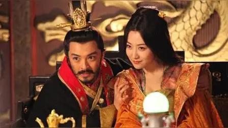 皇帝的私生活大揭秘：宫里那些事儿，笑到你合不拢嘴！

嘿，各位小伙伴们，今天咱们