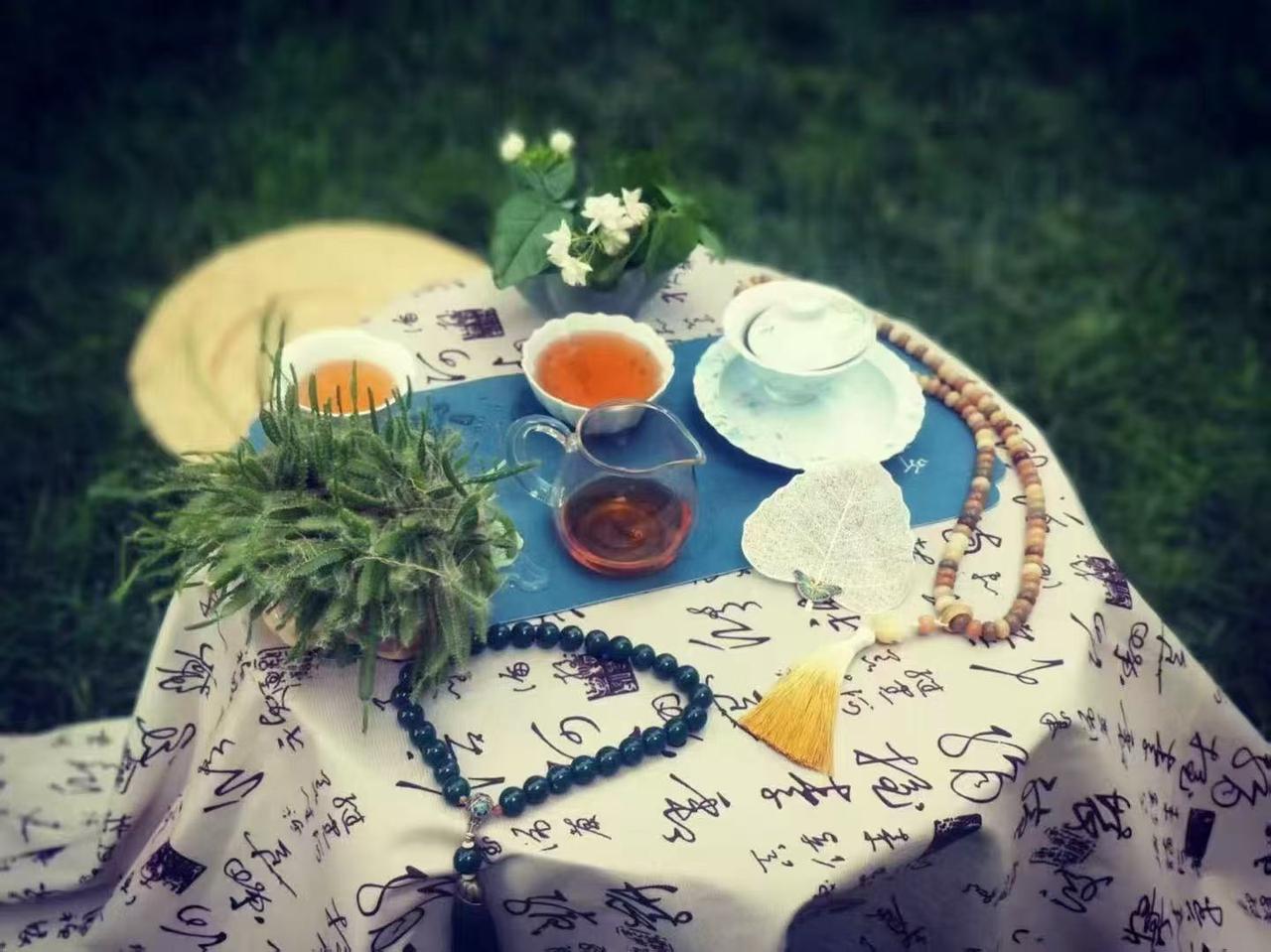 很多老人不愿同住，并非不爱子女，而是不愿成为负担。他们深知两代人生活习惯差异大（