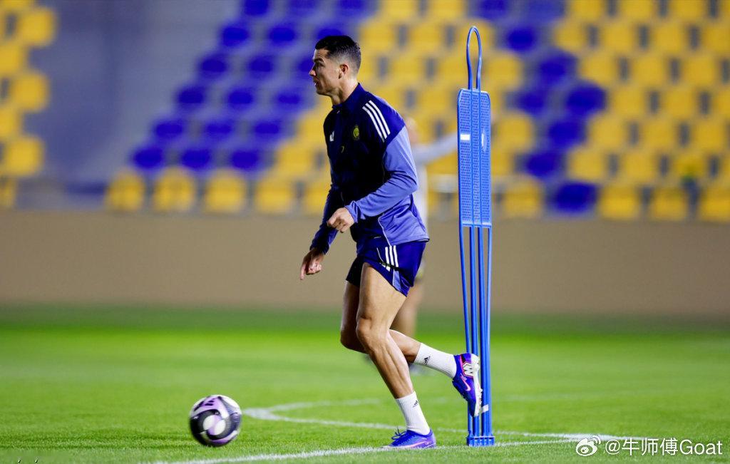 C罗 据体育场消息人士证实：“克里斯蒂亚诺·罗纳尔多将在对阵哈萨征服的比赛中回归