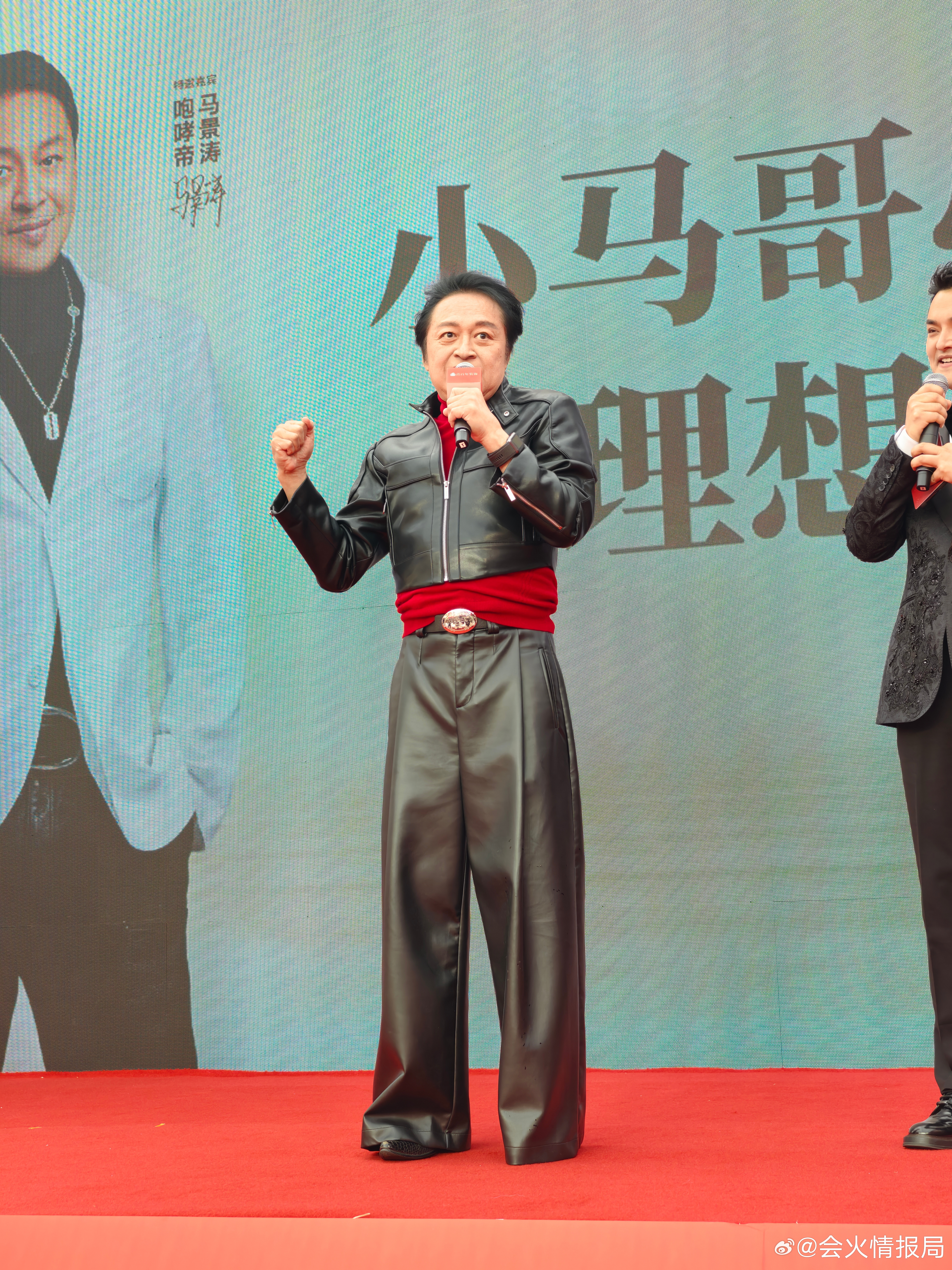 贵阳青云路偶遇马景涛 惊喜打卡！在贵阳青云路遇见马景涛，岁月沉淀更显儒雅，笑容超