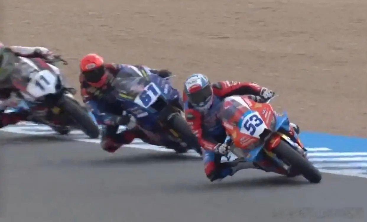 【2026赛季世界超级摩托车锦标赛（WSBK）】“张雪机车”车手德比斯获年度亚军