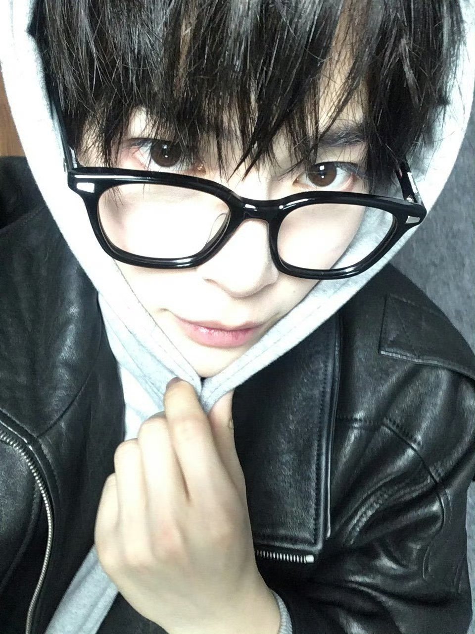 成韩彬开通微博欢迎冰冰 