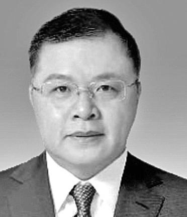 他公费留学却宣誓加入英国国籍，谁知，国家召唤时，他变卖剑桥别墅，妻子犹豫不决，他