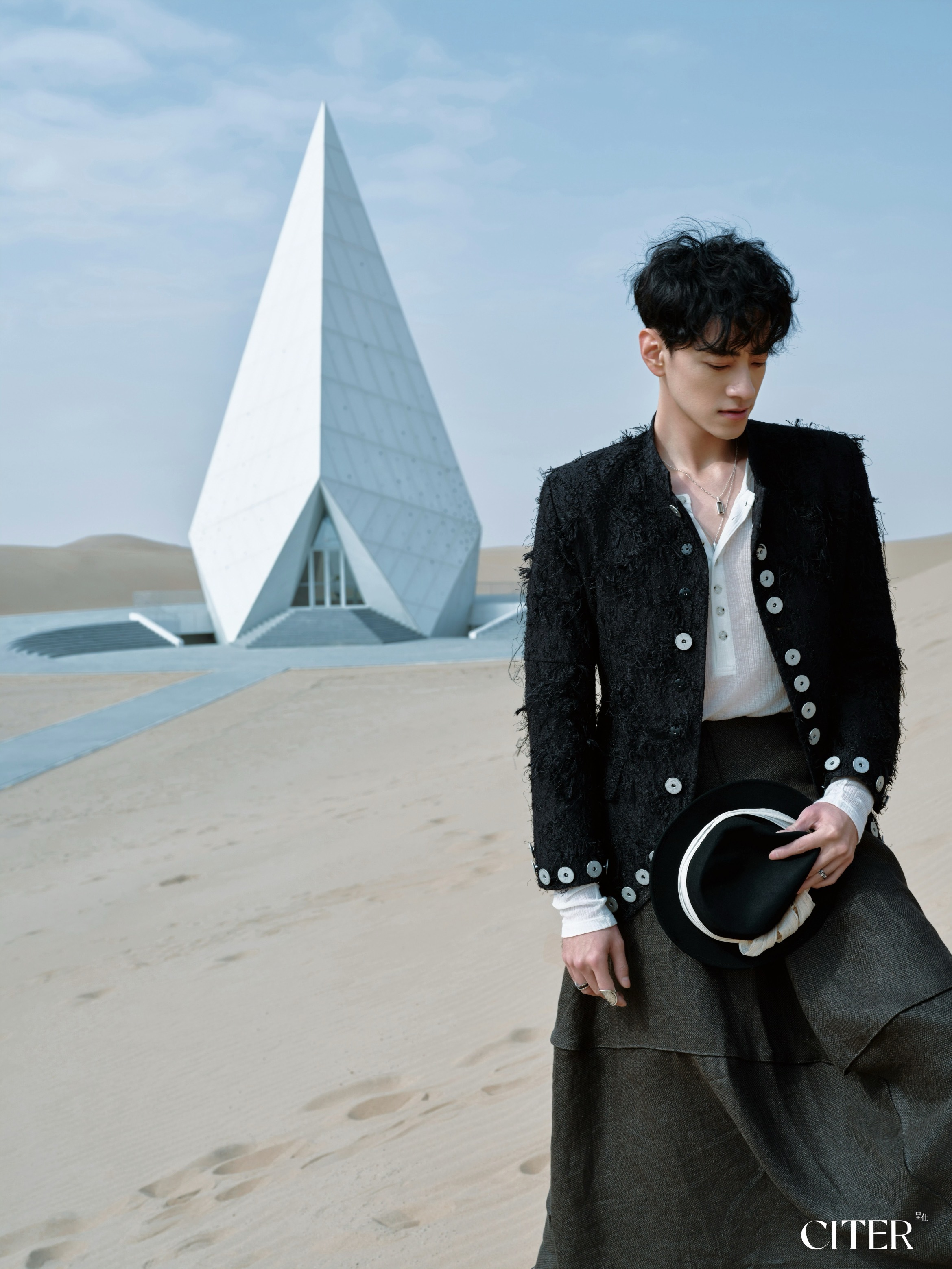 想听 再唱一首《在巴黎的天空下》 