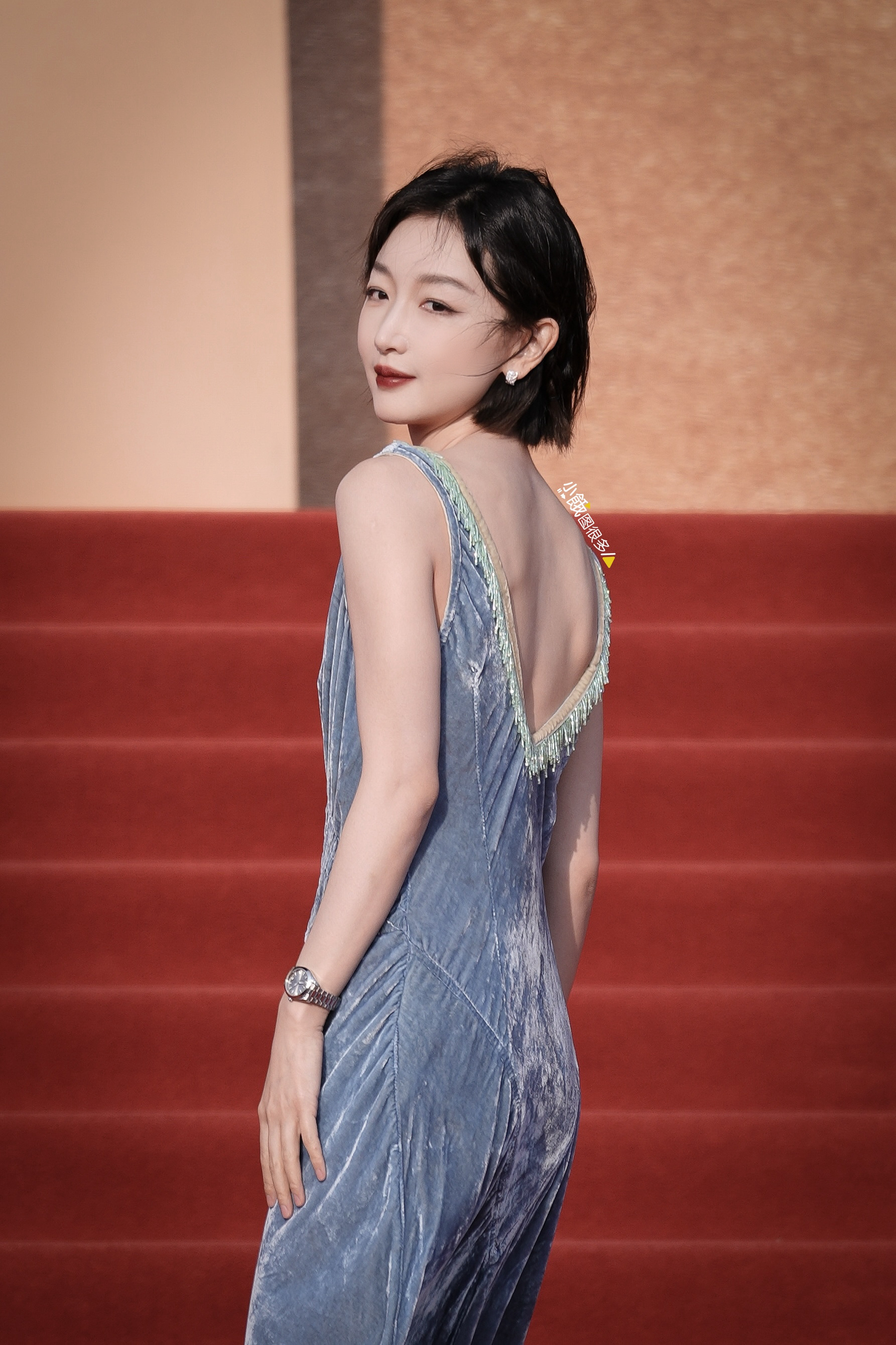 周冬雨素颜录节目 20260320 补一组CMG中国电影盛典红毯周冬雨高清图集9