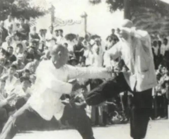 内家拳“劲要沉下去”的玄机：一沉破万法，暗藏三大实战密码







在健身房