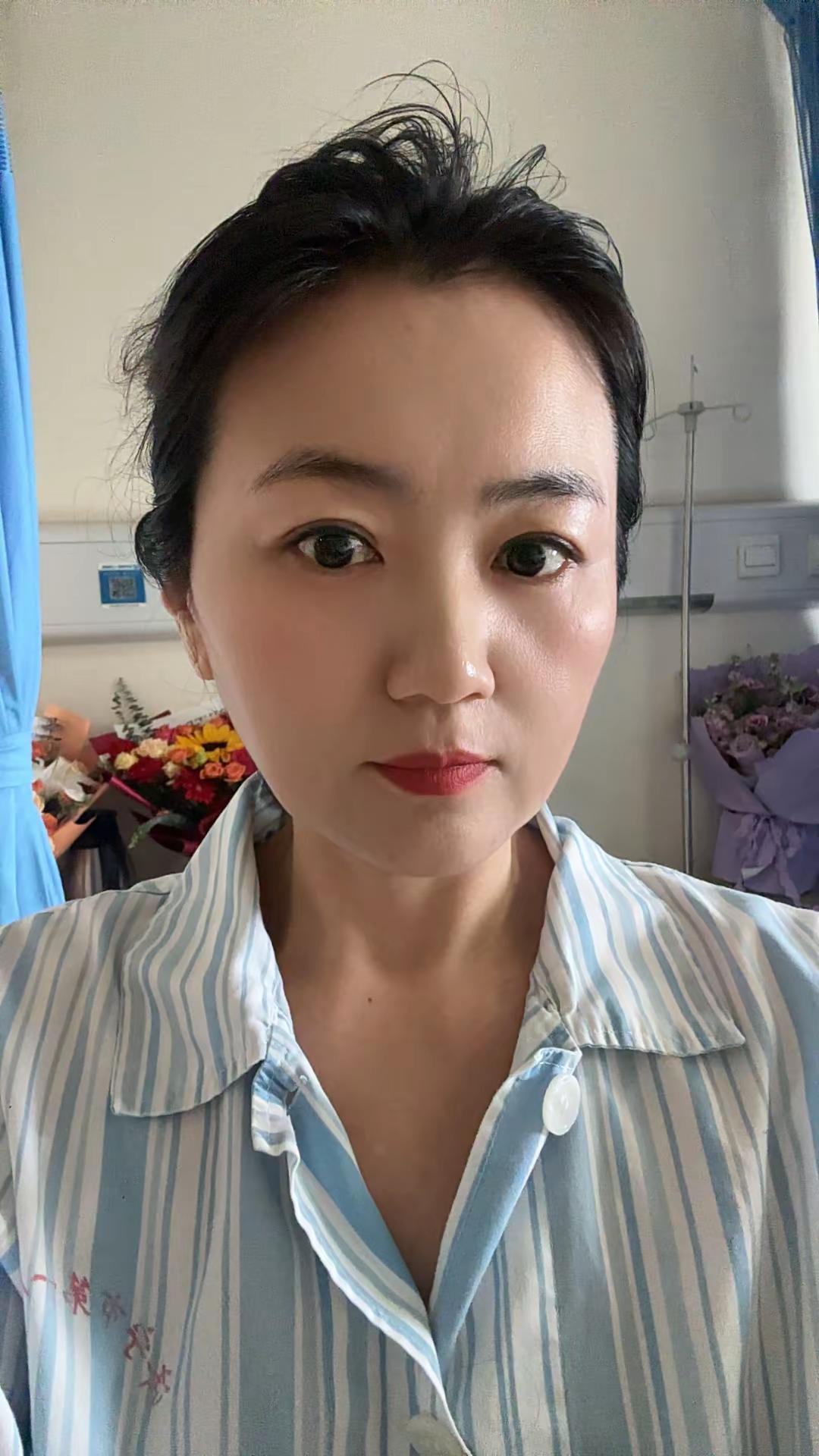 只要能站起来，擦个口红💄还是那个坚强的仙儿！手术后
