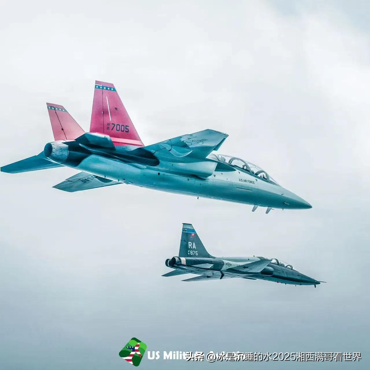 分享一张美国空军新一代高级教练机T-7A“红鹰”与老前辈T-38教练机联合编队飞
