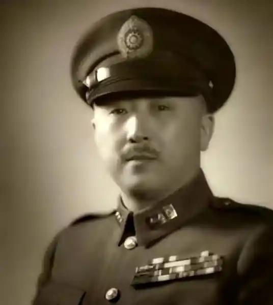 抗战时期，卫立煌给八路军送了多少武器弹药？答案说出来可能超出不少人的想象——这位