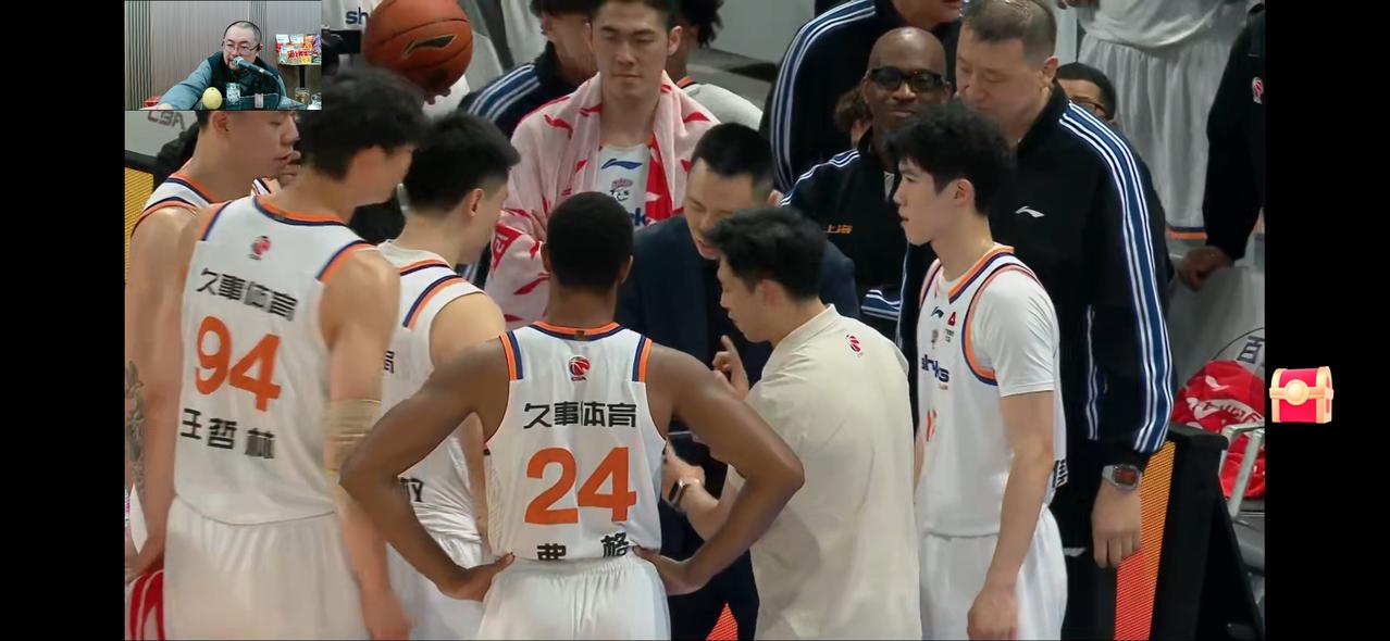 说实话，看到昨晚原辽篮队员弗格激情爆发带领上海客胜北京！真的是让人既高兴又叹惜！