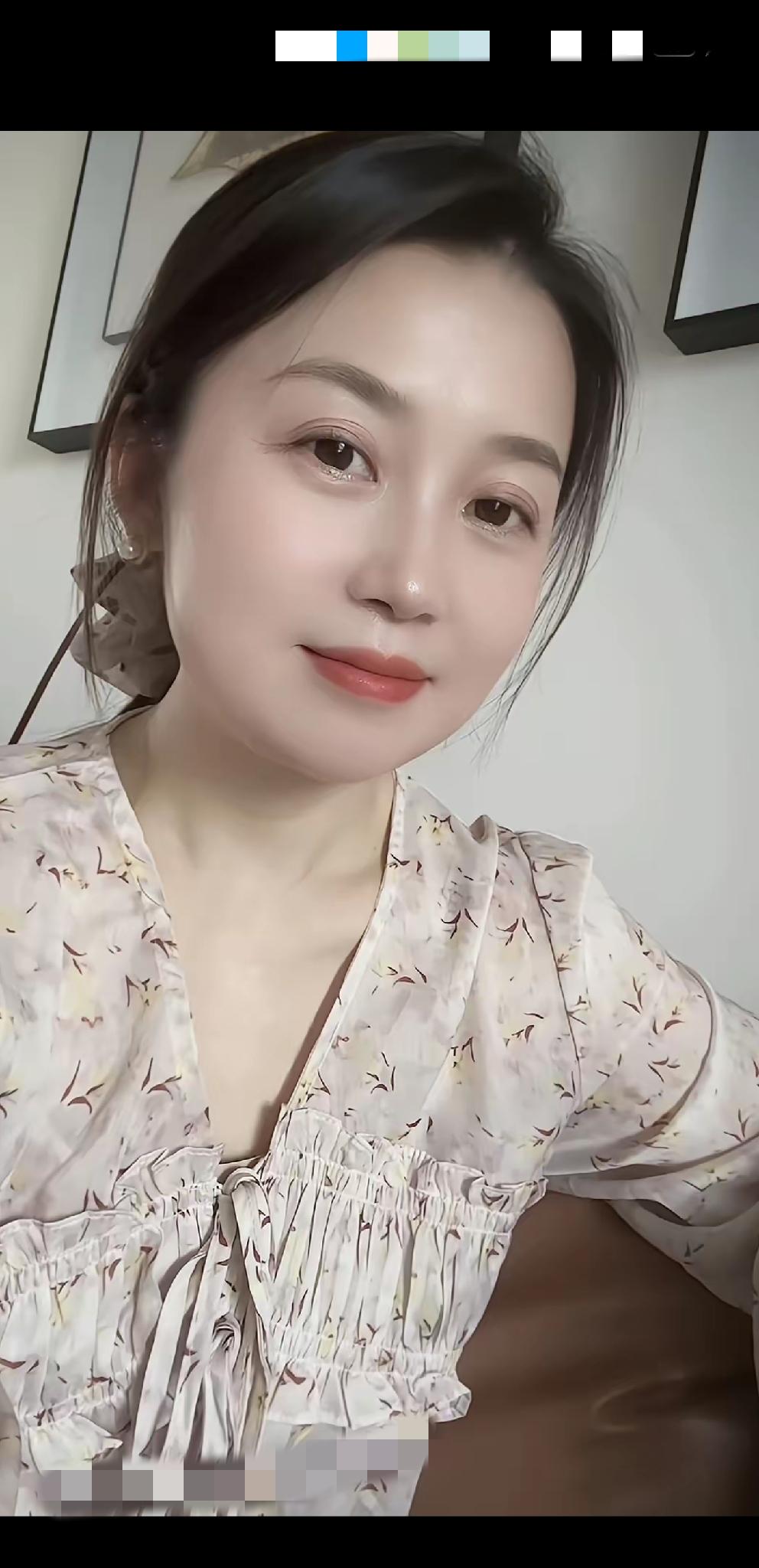 [玫瑰]岁月[玫瑰]
时光清浅自安然，
岁月从容缓水流。
风雨相携二十载，
……