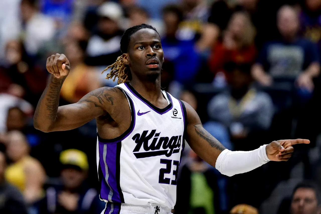 速度快手快还灵活
就是身高有点矮，确实是好拼图
埃利斯是个好球员。但湖人没他的位