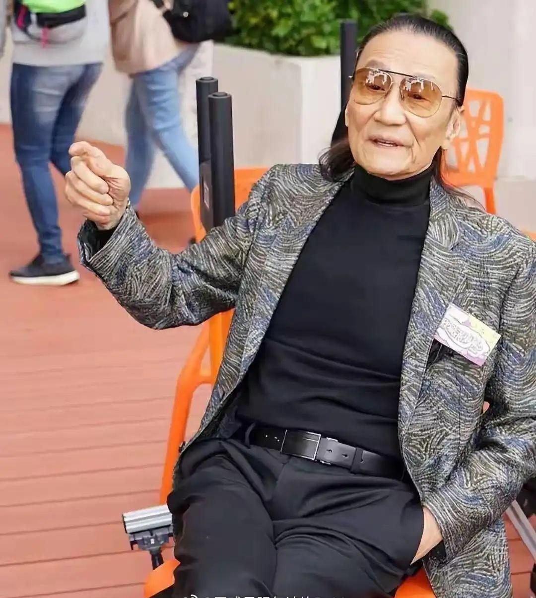 港媒曝谢贤去世好突然的消息[祈祷] ​​​