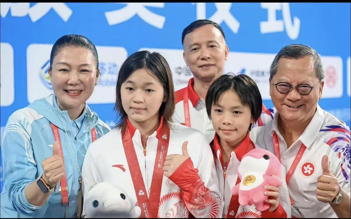 这下好了，

不止现场的观众发现了，
全国人民都发现了！
果然全红婵回到广东队更