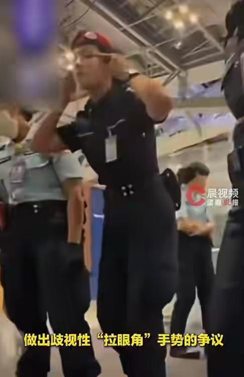 又是粉丝又是泰国！

泰国素万那普国际机场就7月29日22名中国乘客遭拒载及安保