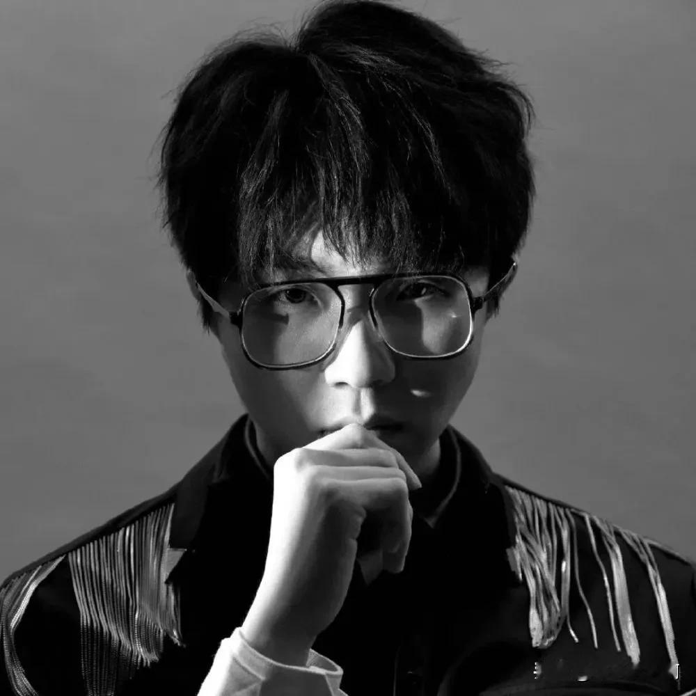 唱出底层人物的心声，华语乐坛谁能胜任？

毛不易，声音低沉浑厚，故事性十足，唱歌