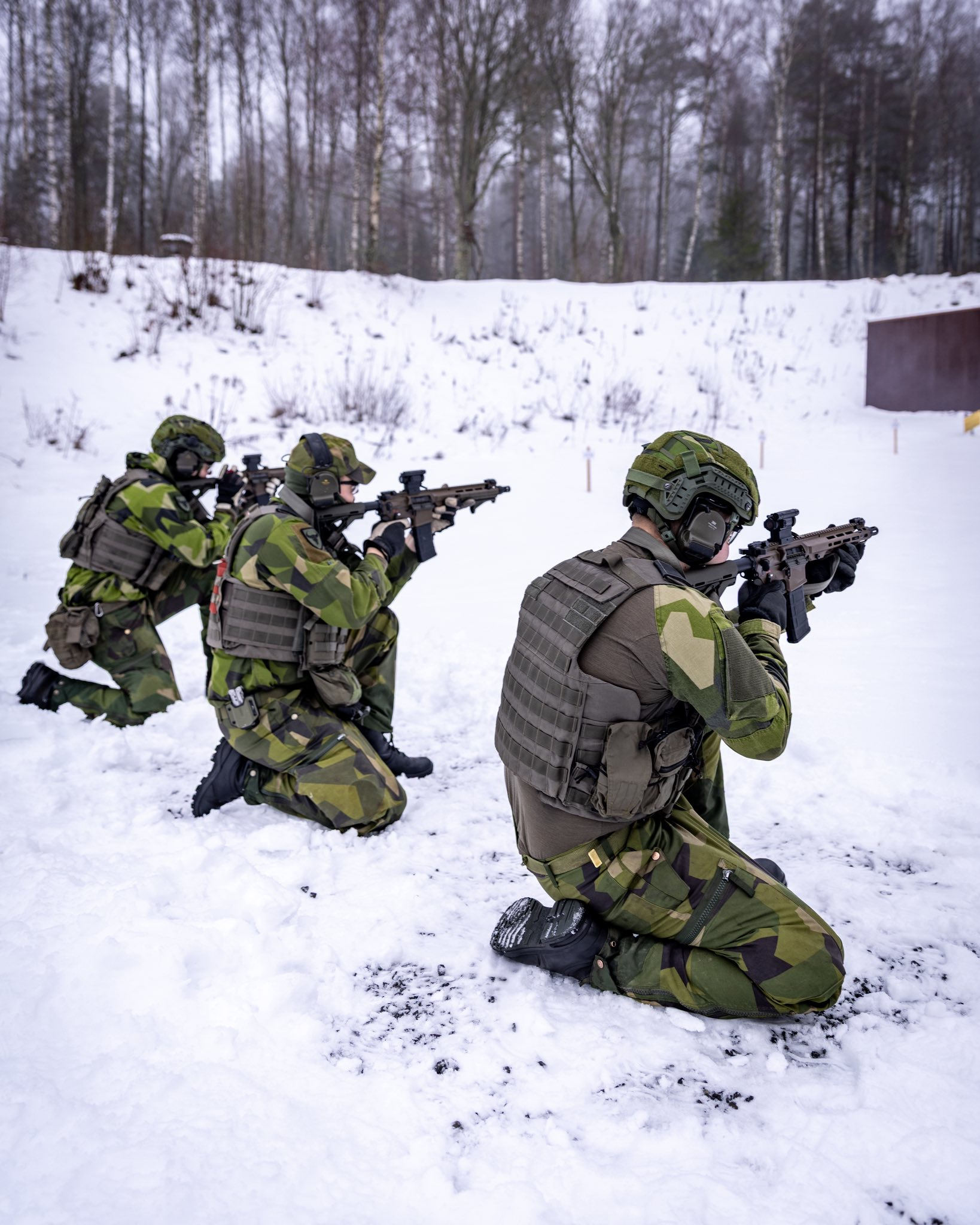 AK 24步枪修复故障缺陷后重新列装瑞典国防军烽火问鼎计划