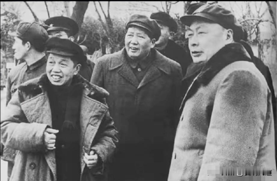 曾经的岁月，民风质朴，风气清正。人心向善，行事坦荡，社会纯粹又安稳。
 
可不知