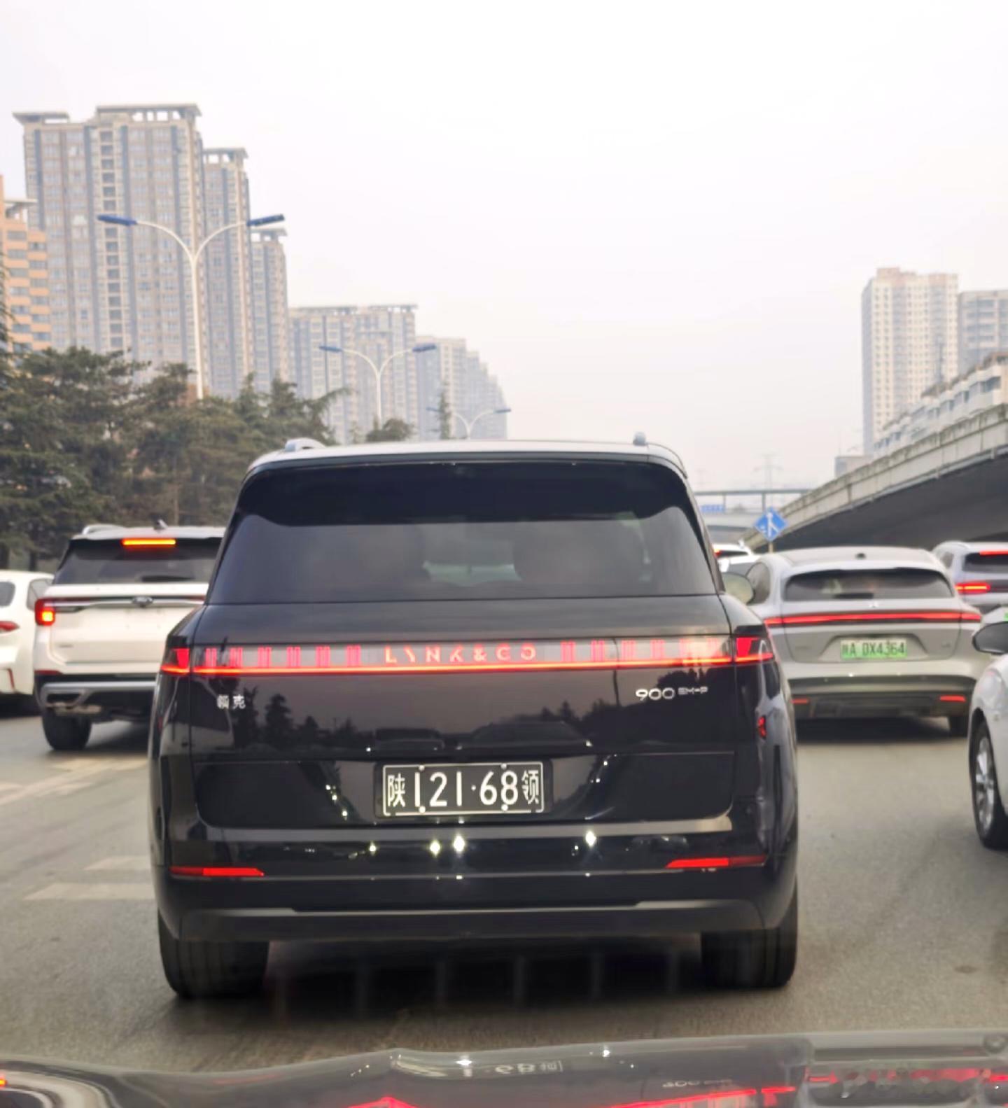 事实证明，老外是懂车的柬埔寨领事馆选择领克900，朝鲜大使馆选择极氪9X领克90