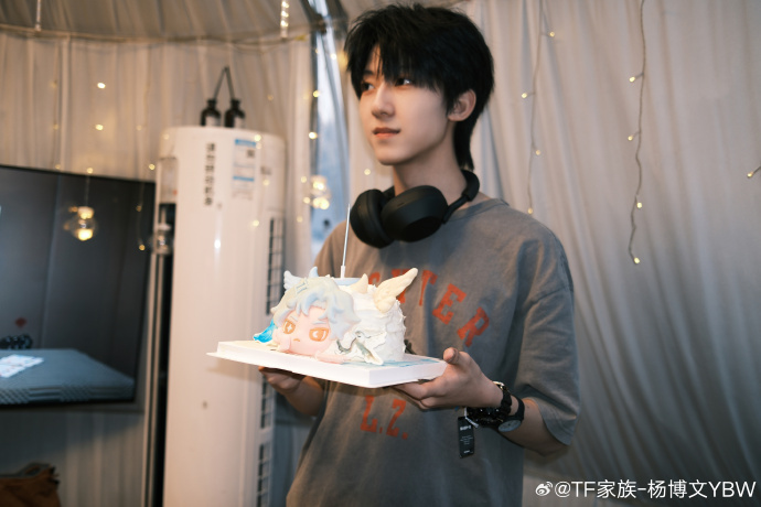 偷杨博文作业的私生手写道歉信 偷杨博文作业的私生手写道歉信了，私生父母也手写了保