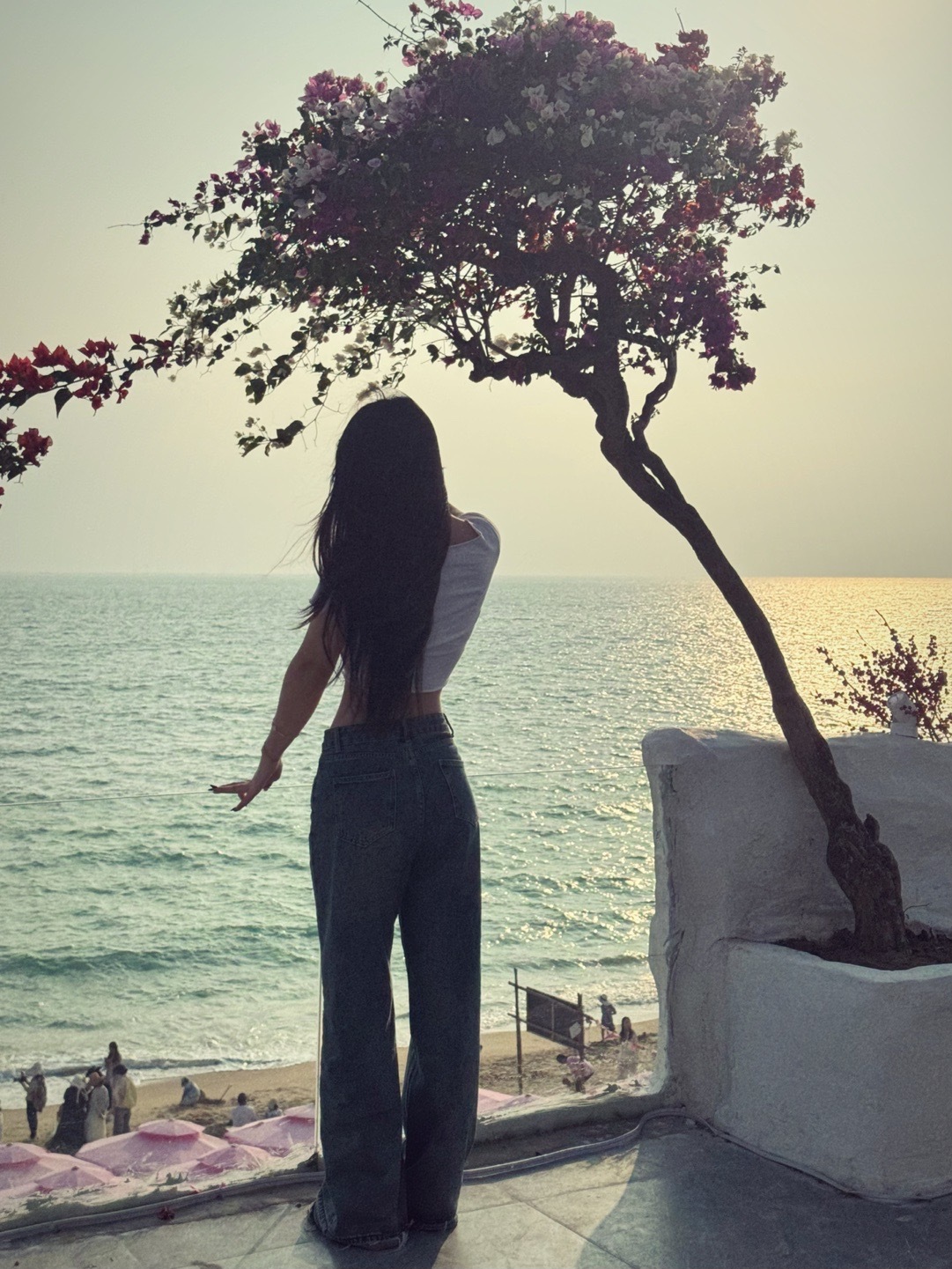 一个人去了天涯小镇这次来三亚我才第一次感受到一个人逛逛看看也没什么大不了让漂亮的