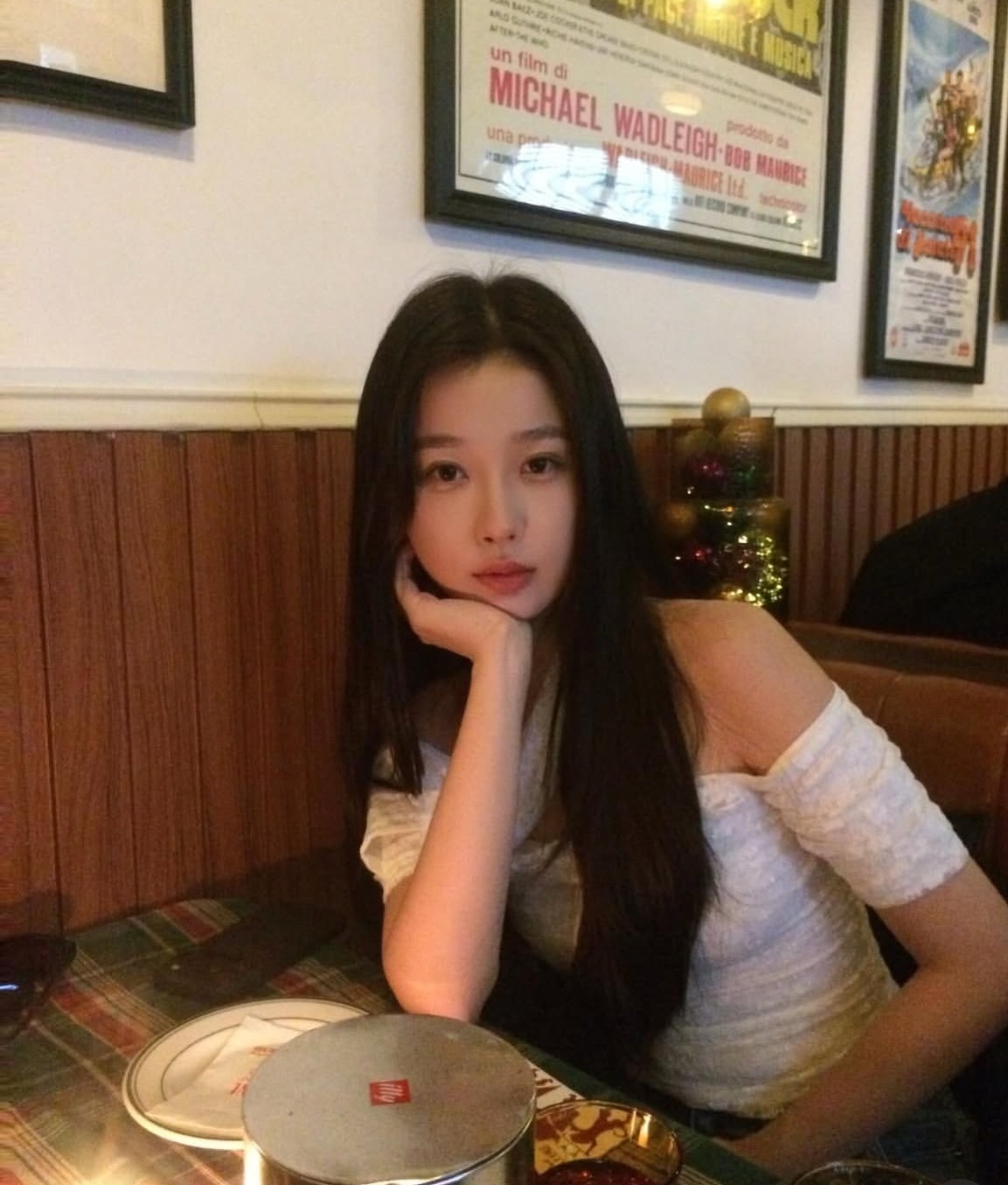 虞书欣更新ins了 和好朋友一起过圣诞节🎄 