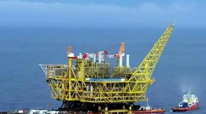 钓鱼岛海域再起风波，日舰无理驱离中方科考船，中方早有准备。

东海最近爆出一桩反