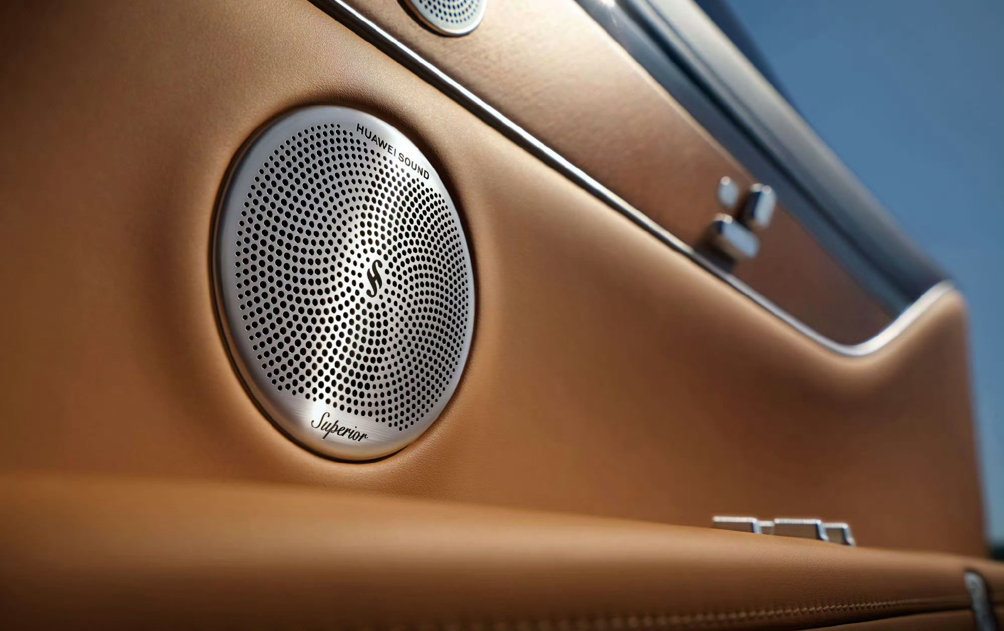 杨幂×享界S9T适配度封神！通告路上哼《茉莉雨》，华为悦彰音响直接拉满沉浸式氛围