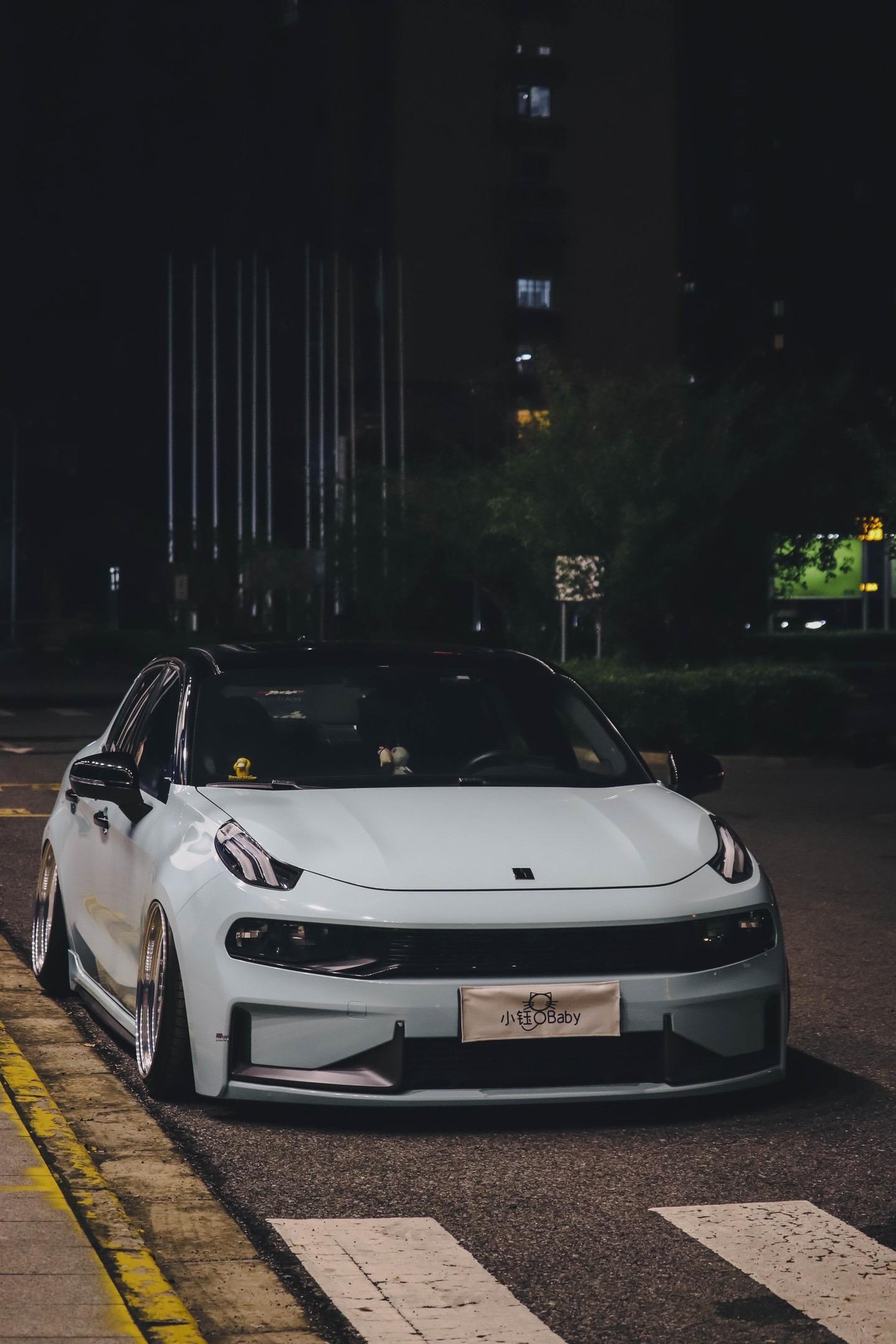 你那软绵绵的照片就别配硬曲了呗。