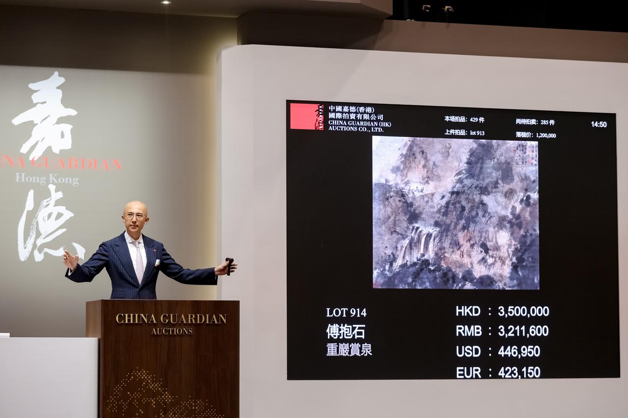大佬集体入局艺术品市场，表面是收藏爱好，本质是财富避险、资产重构、圈层社交、家族