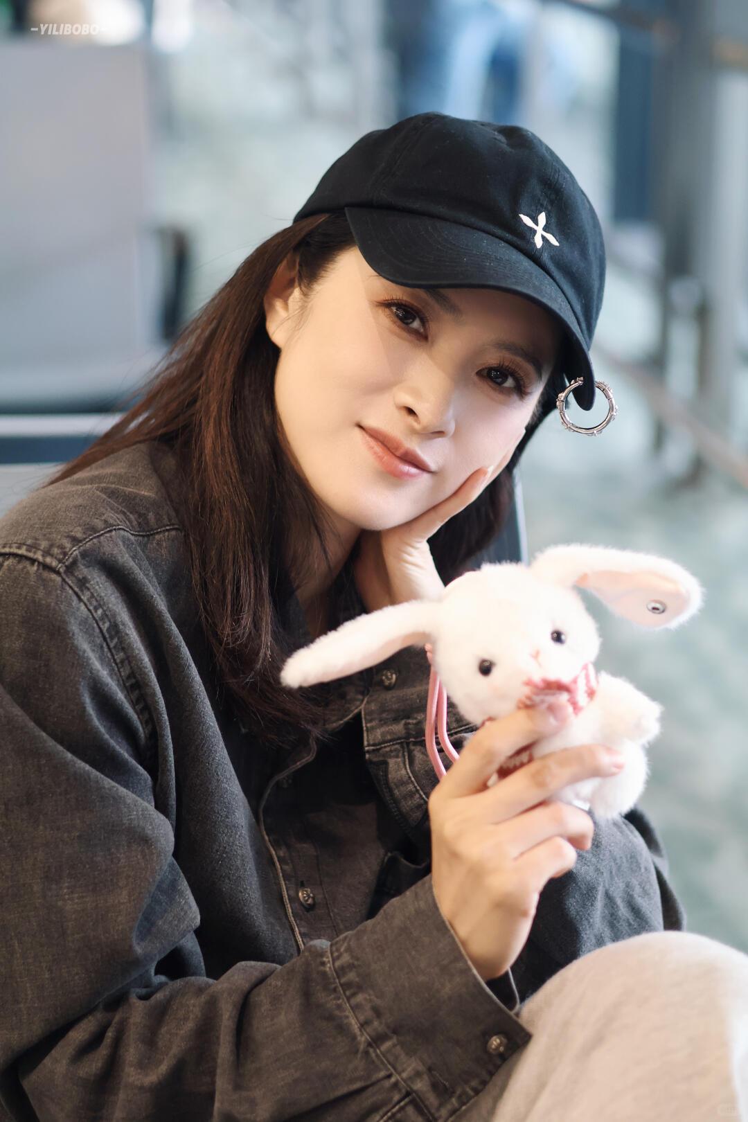 隋俊波情感历程：从校园初恋到低调稳婚，被父亲“把关”的人生
 
核心脉络：中戏与