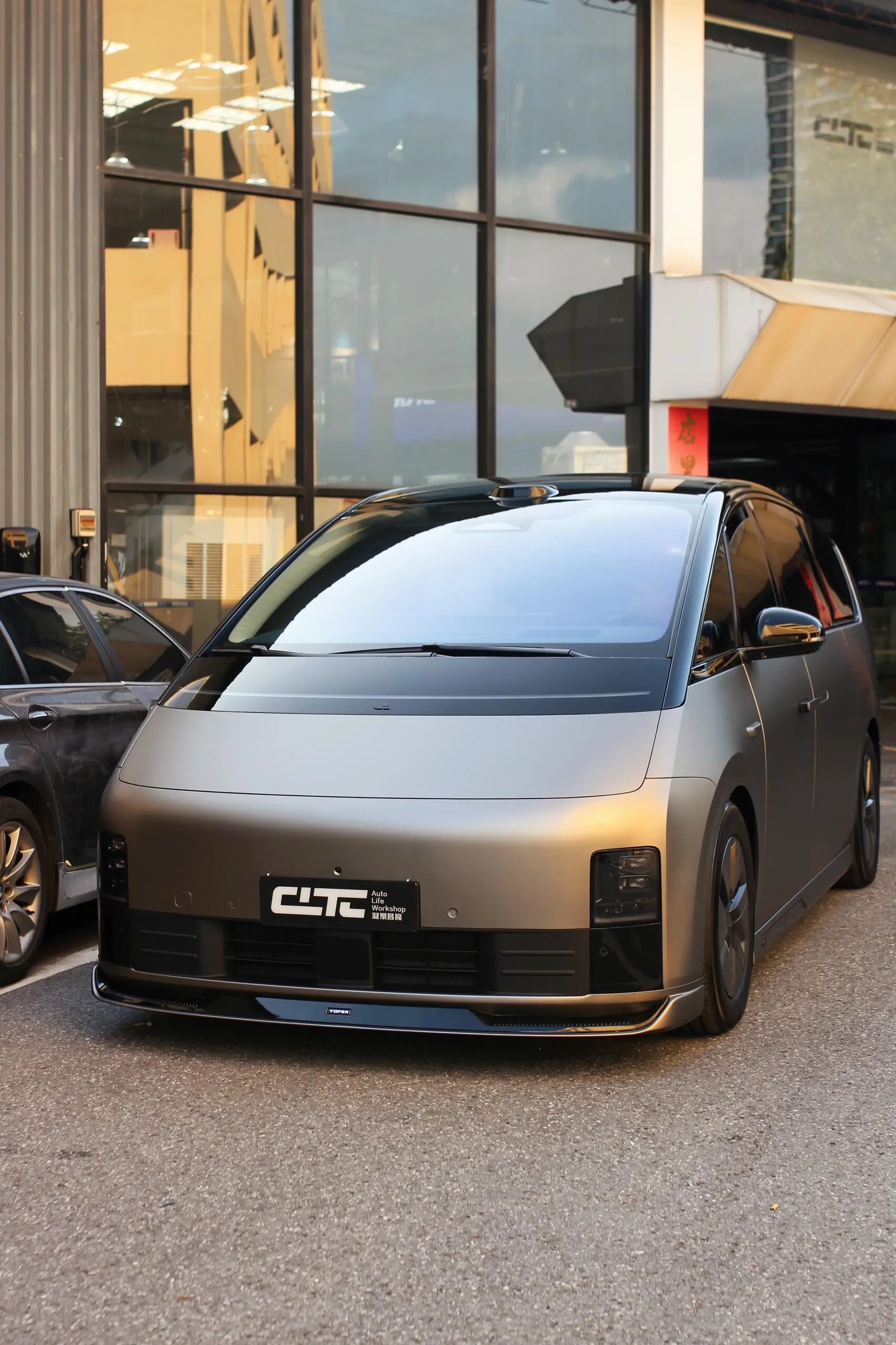 太太太帅了！理想MEGA升级幻夜小包围。