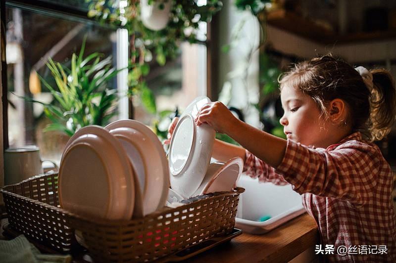 有些困难
只能靠自己的意志战胜
家人是不能时时依靠的
所以从小要培养孩子的
独立