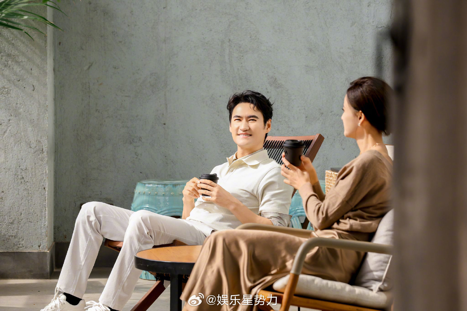 张歆艺说N6真能装 谁能拒绝袁弘张歆艺这趟惬意的露营出行！出门见到座驾就收获满满