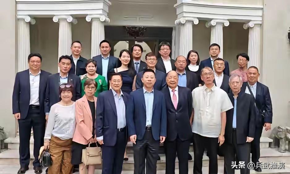 知道怕了！中国发最后通牒第2天，菲律宾不情愿的释放被抓中国人

菲律宾近期接连抓