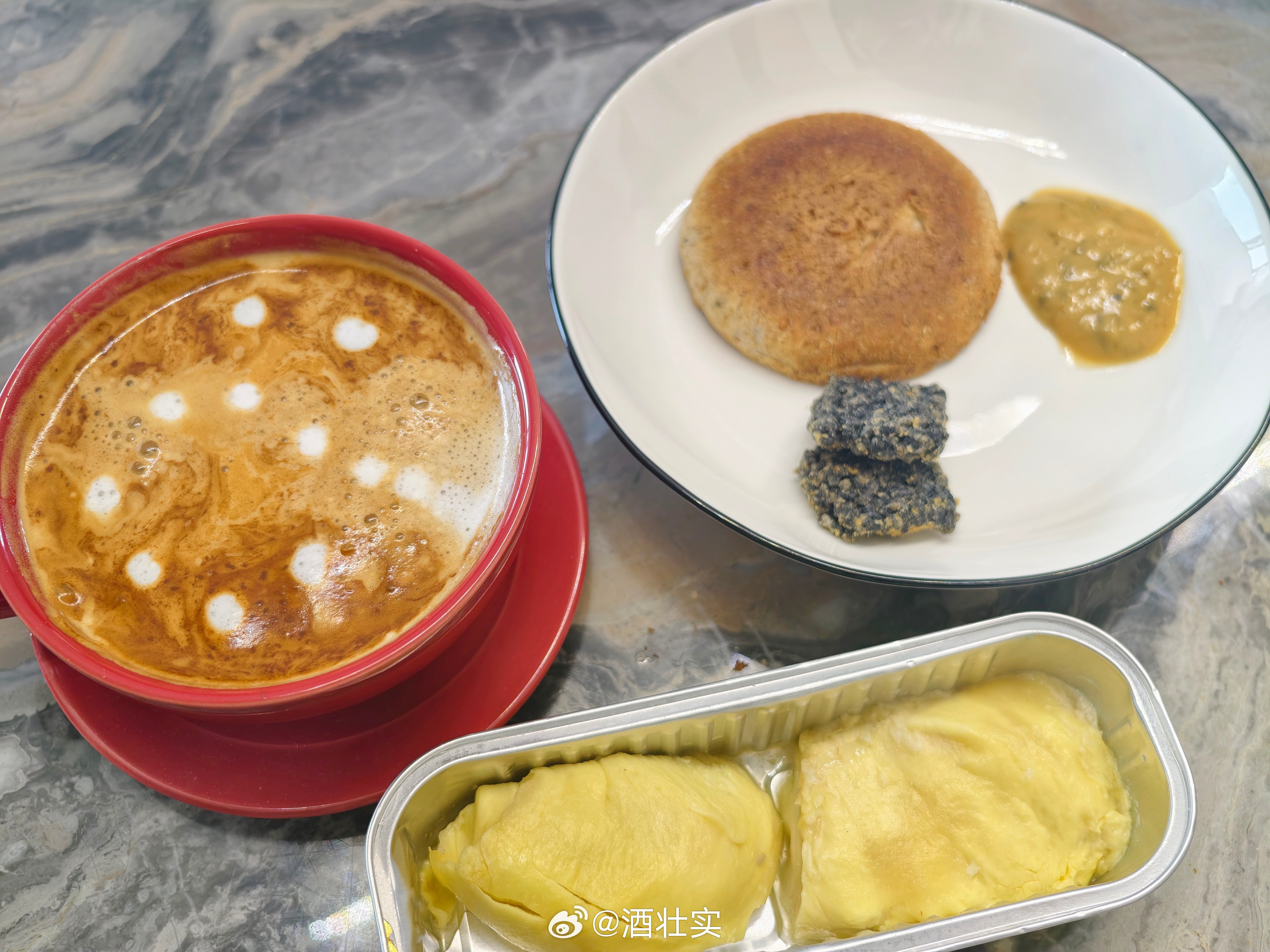 大早上吃榴莲，太爽了