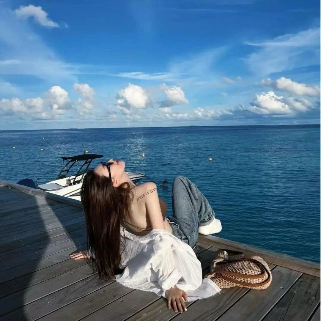 ଇᐝᵕ̈ нello🔅 “五官齐全，不多不少，人见人eye” 